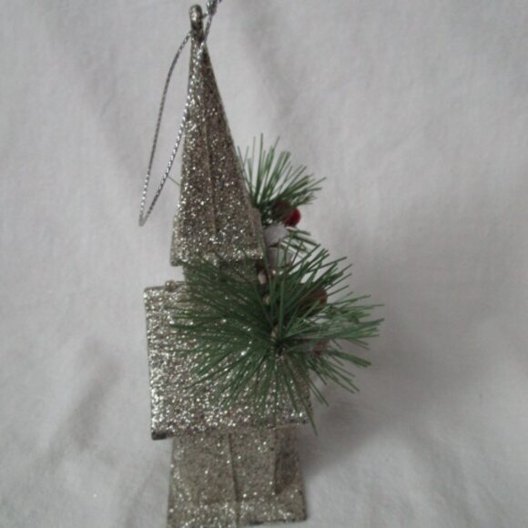 SILVER GLITTER CARDBOARD CHURCH - Picture 4 of 4
